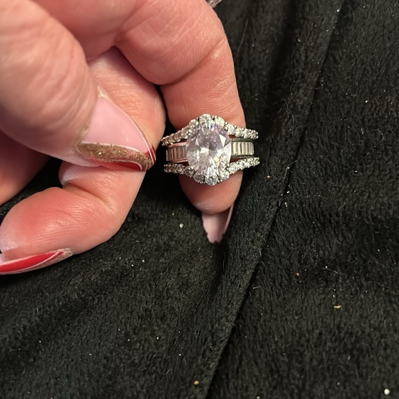 Womens ring - Picture 2 of 5